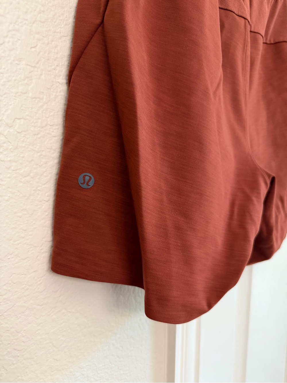 Lululemon Men's Balancer Shorts Rust Color size Medium - Picture 5 of 9